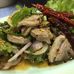 น้ำตกคอหมูย่าง