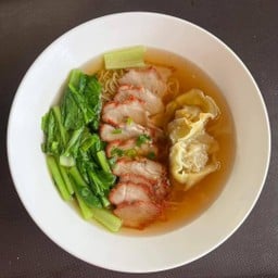 เกี๊ยวน้ำหมูแดงชายสี่