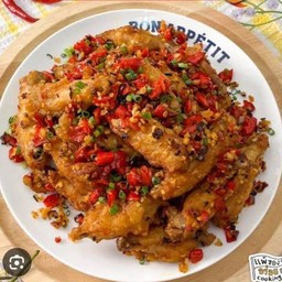 ไก่ทอดคั่วพริกเกลือราดข้าว