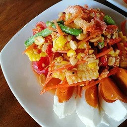 ตำข้าวโพดไข่เค้ม