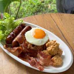 ข้าวผัดอเมริกันจัมโบ้