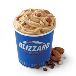 ไอศกรีม บลิซซาร์ด® มอคค่า อัลมอนด์ฟัดจ์