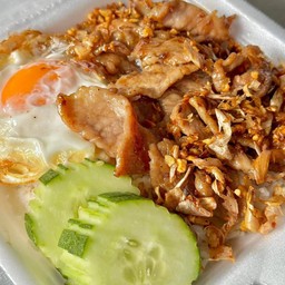 หมูทอดกระเทียม(ราคาไม่รวมไข่ดาว)