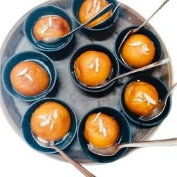 Gulab jamun 2 pcs