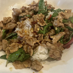 กะเพราหมู/ไก่