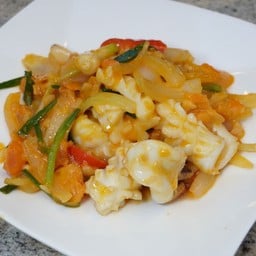 หมึกผัดไข่เค็ม