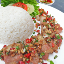 ผัดพริกเกลือ ราดข้าว