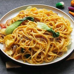 炒面 ก๋วยเตี๋ยวผัด