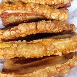 เจ๊หมูตำแซ่บ ข้าวกะเพราหมูกรอบ บ้านเก่า3