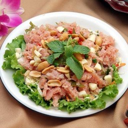 ยำแหนมสด