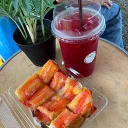 ขนมปังปิ้งเนยนมสตอเบอรี่