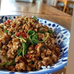 ข้าวกะเพราหมูสับ +ไข่ข้น