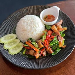 ข้าวราดผัดคะน้า