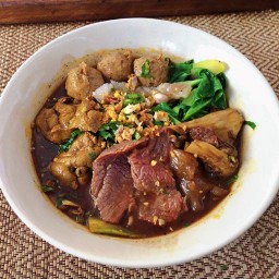 ก๋วยเตี๋ยวเรือนวลหอม