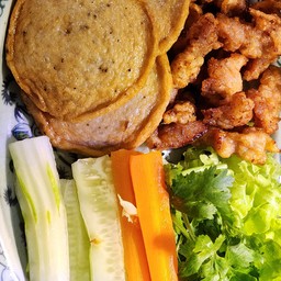 เซ็ทจิ๊นทอดเปิ้ลฮักตั๋ว (หมูยอทอดผสมกับหมูทอด)