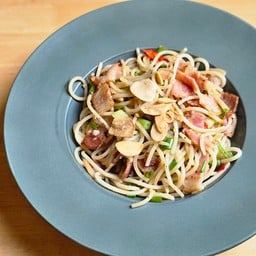 สปาเกตตีผัดพริกเกลือ