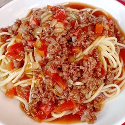 สปาเก็ตตี้ราดซอสเนื้อสับ(แยกซอส)