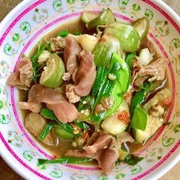 แกงอ่อมเครื่องในไก่ผักรวม