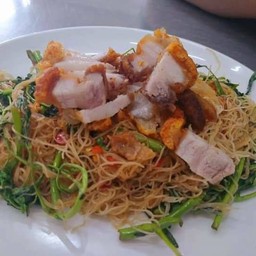 หมี่กระเฉดหมูกรอบ