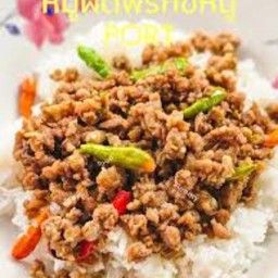 เนื้อผัดพริกสดราดข้าว(เนื้อชิ้น)
