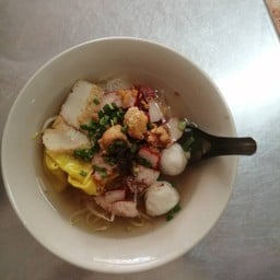 ร้านก๋วยเตี๋ยวตลาดเก่า ป้าเปรมจิต