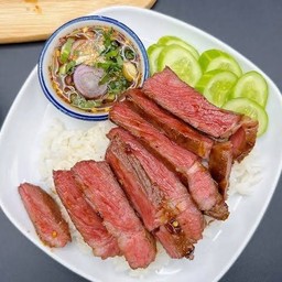 ข้าวเนื้อย่าง & น้ำจิ้มแจ่ว