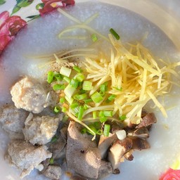 ข้าวผัดน้ำพริกหมูกรอบคั่ว
