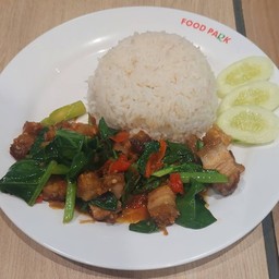 ข้าวคะน้าหมูกรอบ
