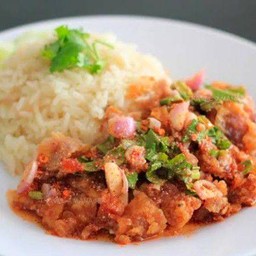 ข้าวยำไก่แซ่บ + เครื่องดื่มเย็น