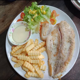 สเต็กปลาดอลี่ไวท์ซอส