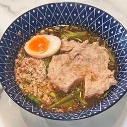 ก๋วยเตี๋ยวต้มยำหมูเด้ง