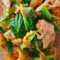 ผัดซี่อิ๋วเส้นใหญ่