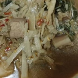 แกงสามชั้นหน่อไม้ดอง