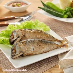 ปลาทูทอด+ไข่ต้ม+แจ้วปลาร้า+ข้าว+ผัก