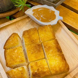 ขนมปังสังขยาชาไทย