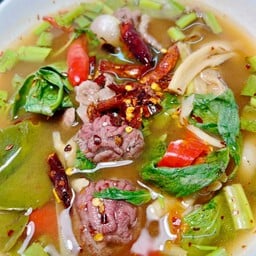 ต้มแซ่บเนื้อลายเอ็นกรอบ