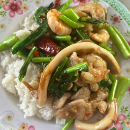 ข้าวคะน้ารวมมิตร