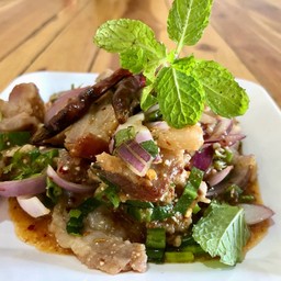 น้ำตกคอหมูย่าง
