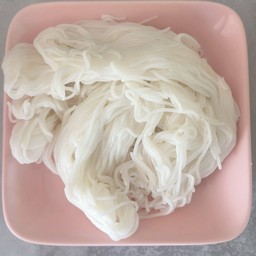 ขนมจีนเปล่า