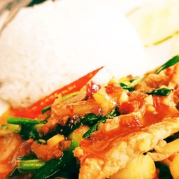 ไก่ผัดพริกเผาราดข้าว+ไข่ดาว