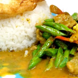 ผัดพริกแกงเผ็ด