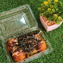 [อร่อยซ่ากับโค้ก] ทาโกะยากิไส้ปูอัด 5 แถม 1 +  โค้ก ออริจินัล (กระป๋อง) 