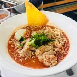 เตี๋ยวต้มยำ น้ำข้น หมูเด้ง + ไข่ออนเซ็น