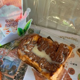 ขนมปังปิ้งนมโอวัลตินภูเขาไฟ