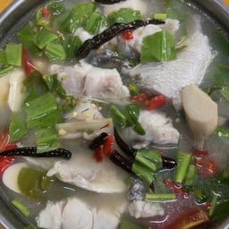 ต้มยำปลากะพง (หม้อไฟ)