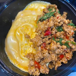 ข้าวกระเพราหมูสับ+ไข่ข้น