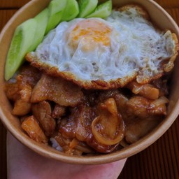 ข้าวหน้าหมูผัดซอสเทอริยากิ+ไข่ดาว