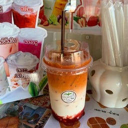 ชาไทยนมสดสตอเบอรี่