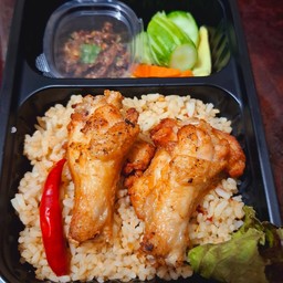 ชุดข้าวผัดน้ำพริกปลาร้าพริกเกลือปีกไก่ทอดน้ำปลา (ปลาร้าสุก)