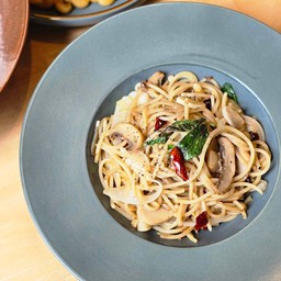 สปาเกตตีผัดพริกแห้งปลาเค็ม